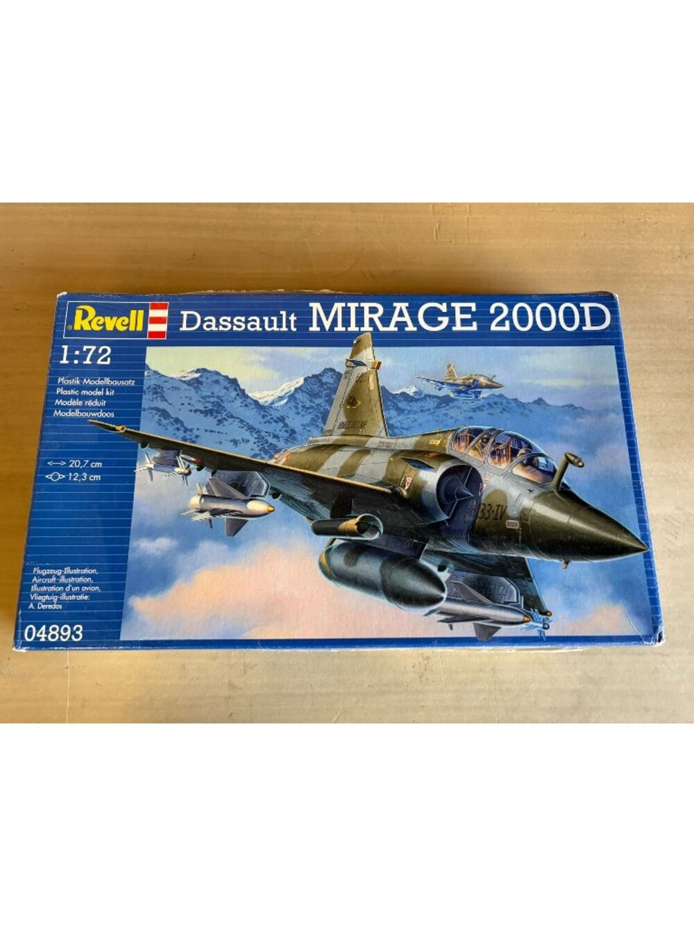 Revell 04893 Dassault Mirage 2000D French Fighter-Bomber Model Kit 1/72 sealed